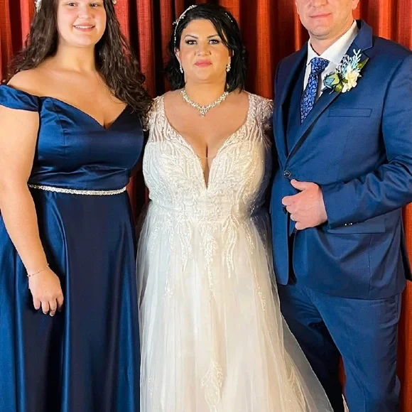 Beautiful wedding dress style 2022 looks brand new